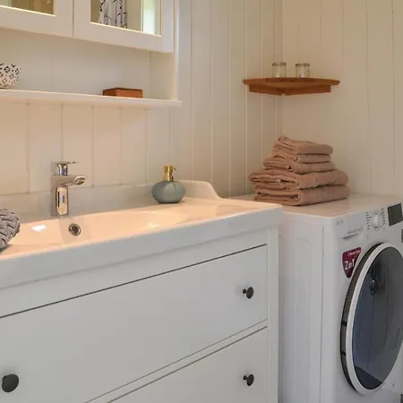 Ferienhaus Awesome In V With Wifi *